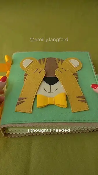Кадр рекламы Emilly Langford