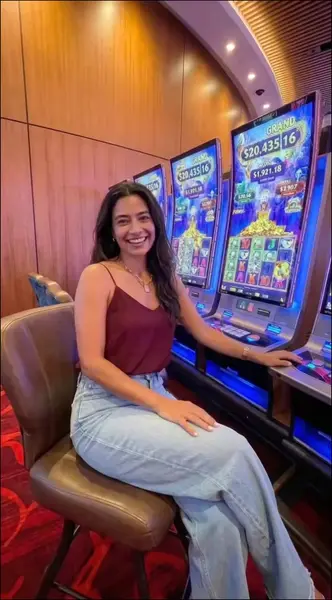 Кадр рекламы Top Slots