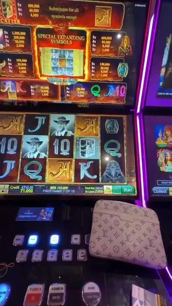 Кадр рекламы Play Zone