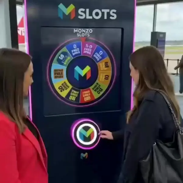 Кадр рекламы Monzo SLT