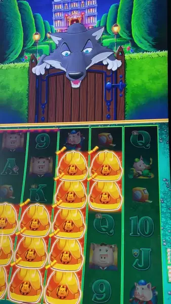 Кадр рекламы Online Slot