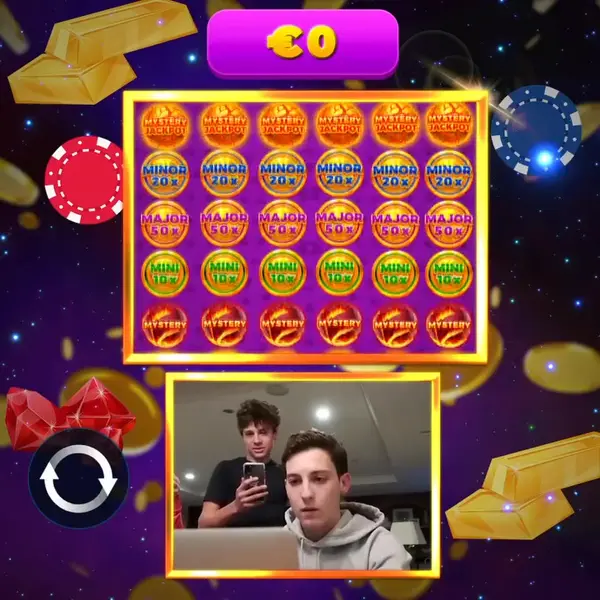 Кадр рекламы Royal Slots