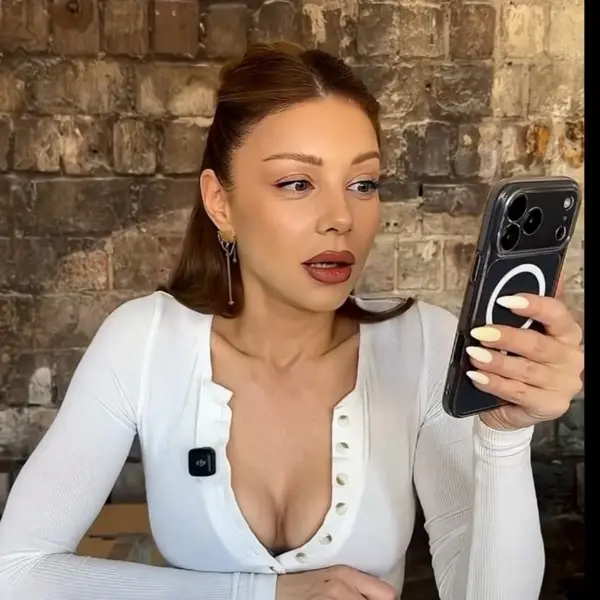 Кадр рекламы Trương Giao