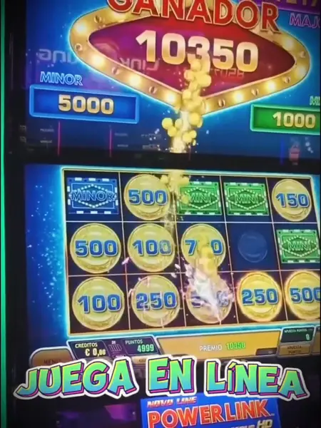 Кадр рекламы Online Play