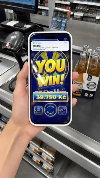 Кадр рекламы Win Slot