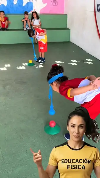 Кадр рекламы Clases Listas