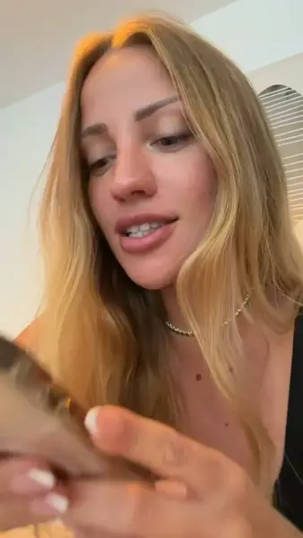 Кадр рекламы Detweiler Love Alison