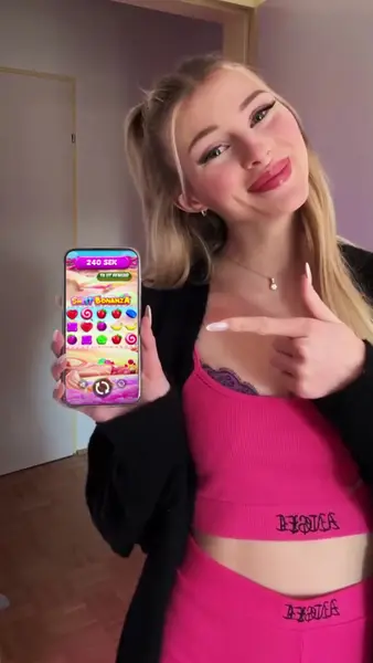 Кадр рекламы Sweet Bonanza