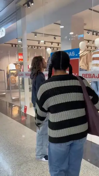 Кадр рекламы Chick Play Zone