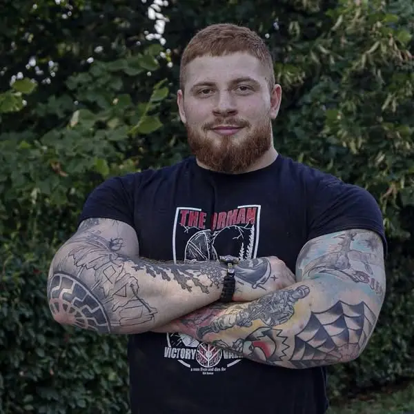 Кадр рекламы Felix Weber