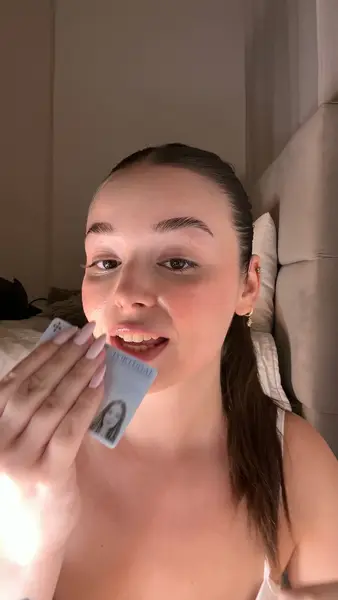 Кадр рекламы Maya Tremblay