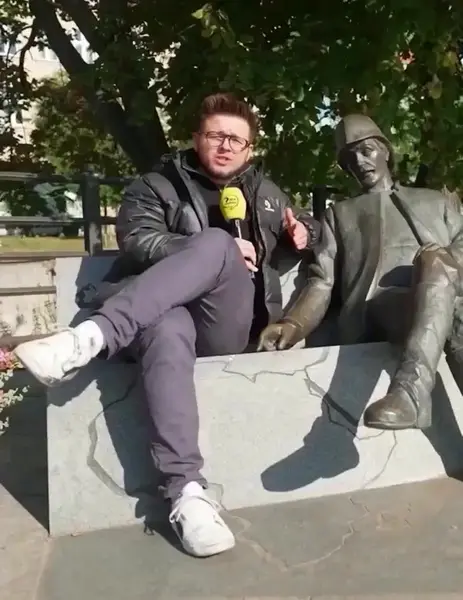 Кадр рекламы Raymond Parisian