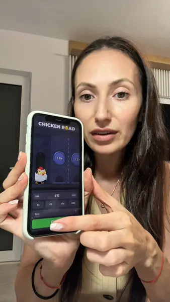 Кадр рекламы Makenzie Rubini Kayla
