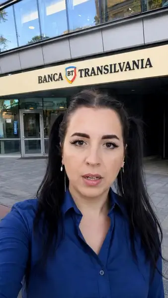 Кадр рекламы Cù Lâm