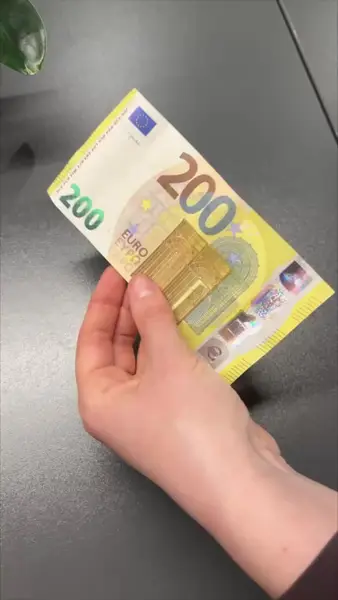 Кадр рекламы Lucky Boost