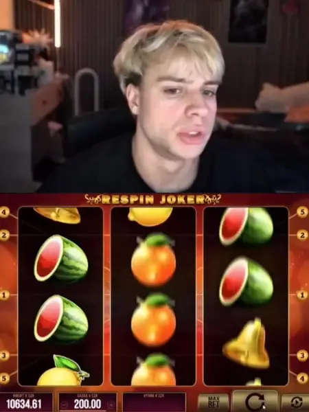 Кадр рекламы Lucky Slots
