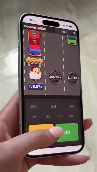 Кадр рекламы Chicken journey