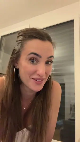Кадр рекламы Clara Weber