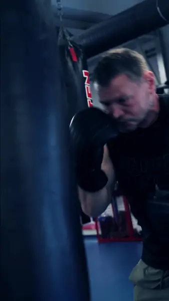 Кадр рекламы HELL Boxing Kings