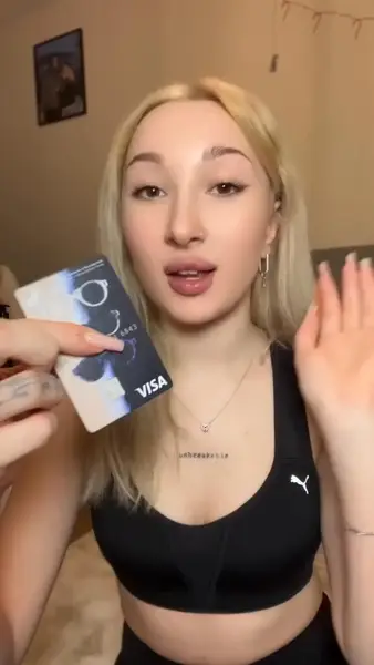 Кадр рекламы Juicy hits
