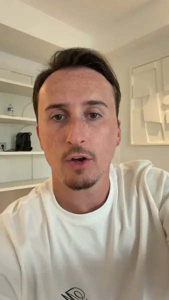Кадр рекламы Julien GO