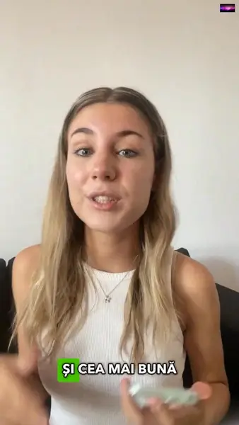 Кадр рекламы Ana Wright