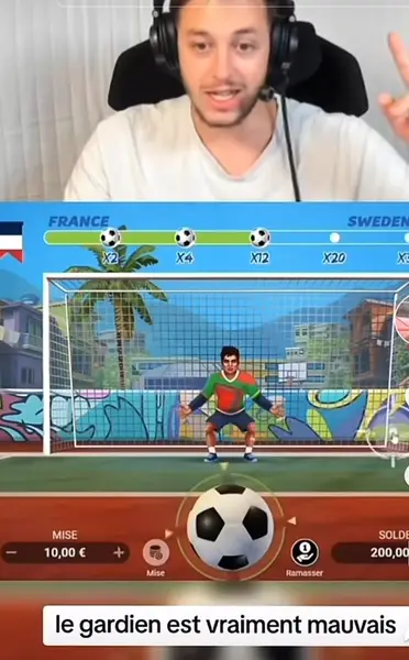 Кадр рекламы Chicken game