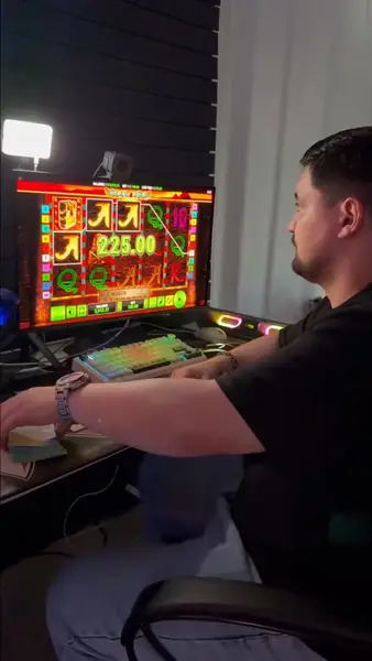 Кадр рекламы Royal Slots Deutschland