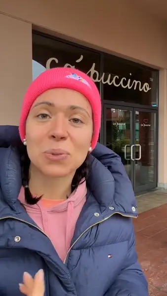 Кадр рекламы Sarah Gabriella Tim