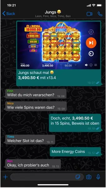 Кадр рекламы Play Online