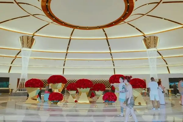 Кадр рекламы Fontainebleau Las Vegas