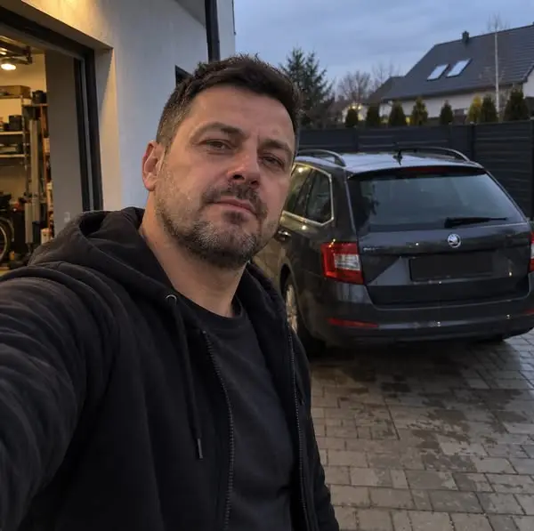 Кадр рекламы Paweł Wiśniewski