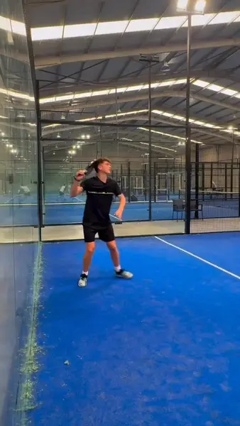 Кадр рекламы Padel Elite