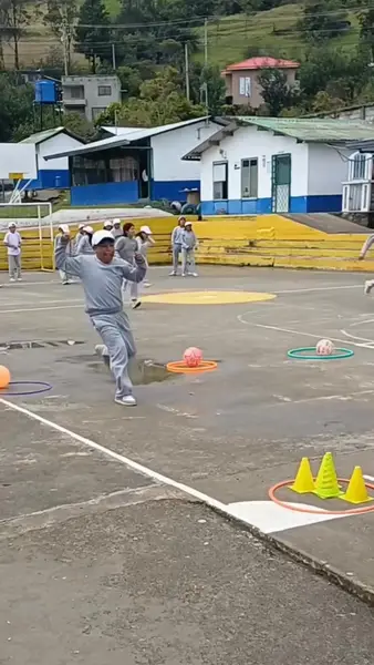 Кадр рекламы Clases Listas