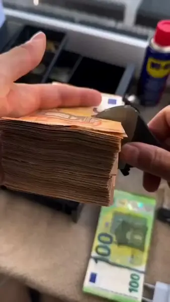 Кадр рекламы Ryan Spencer Gruentzel