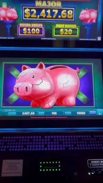Кадр рекламы Piggy Bankin Casino