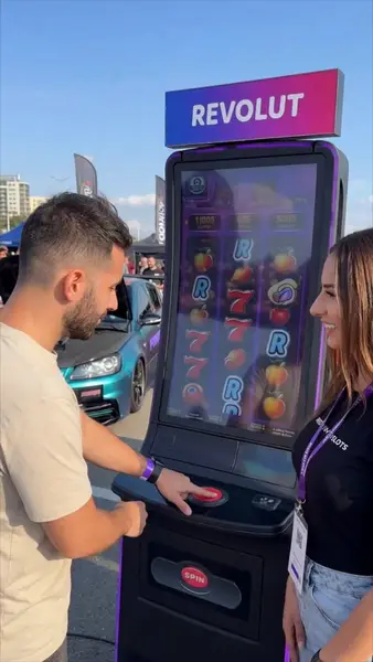 Кадр рекламы Play Game