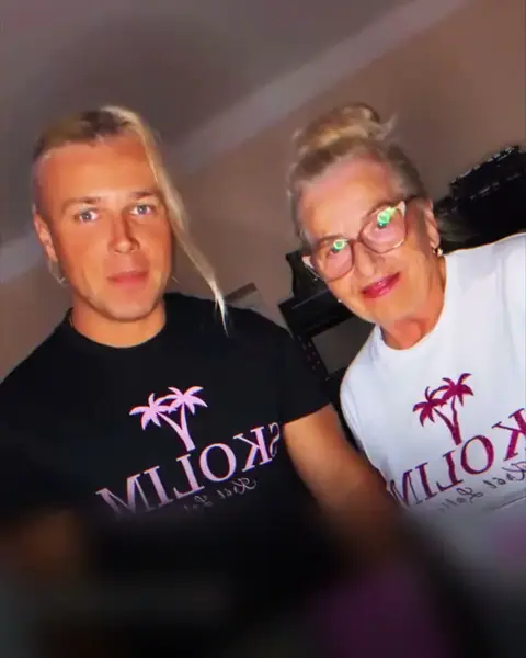 Кадр рекламы Flores  Alexandra
